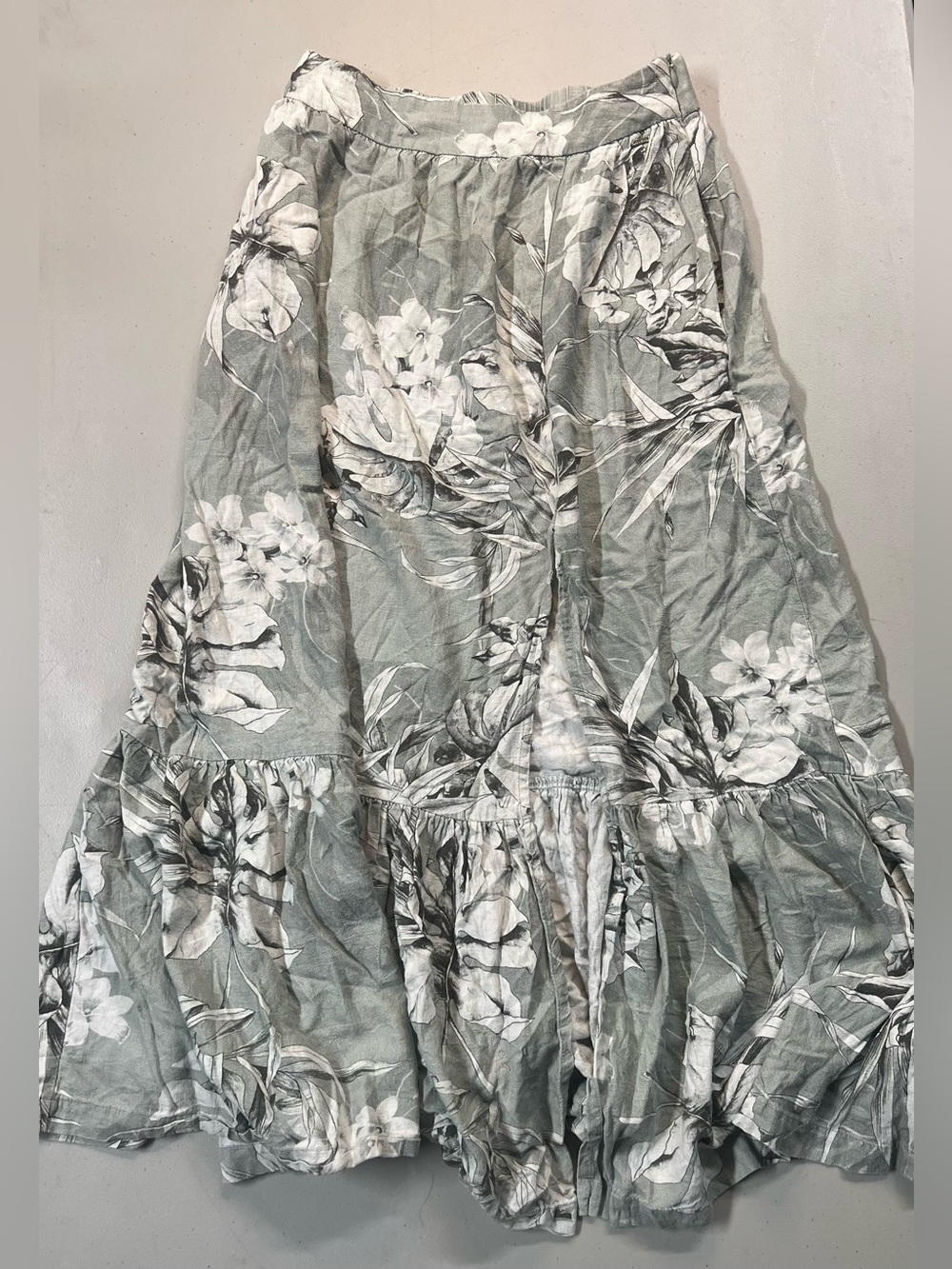 GUESS Los Angeles Floral Split Front Maxi Skirt Sage Green White Size Small
